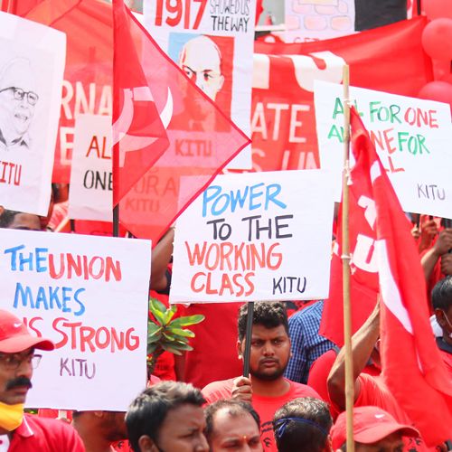 'Society of Spectacles' - the state of IT workers