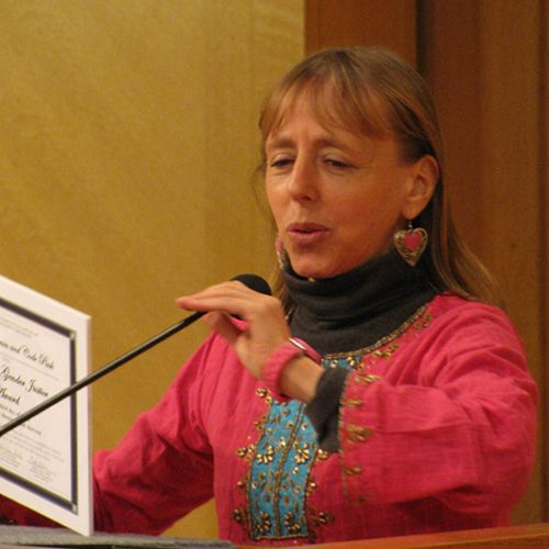 Medea Benjamin|মেদিয়া বেঞ্জামিন