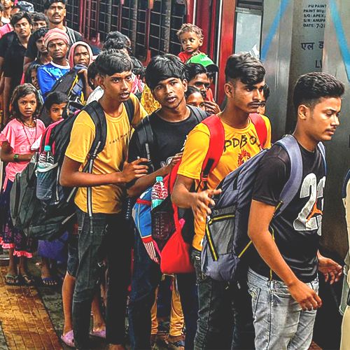 Money flies in the fair, migrants do not return